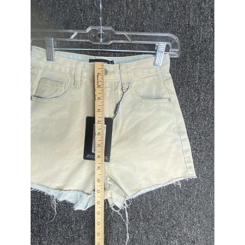 Pretty Little‎ Thing Bleach Wash Raw Hem Denim Hot Pants Size 0